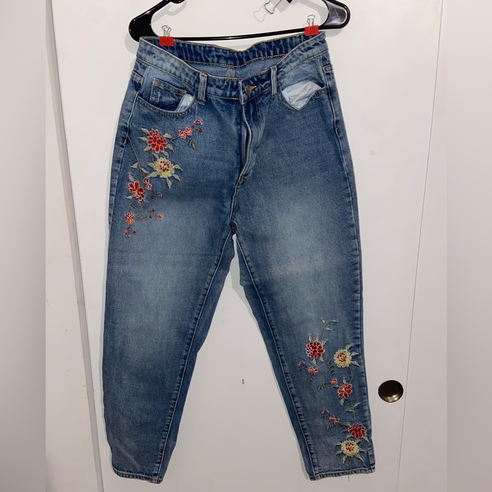 SHEIN Floral Embroidered Straight Leg Jeans